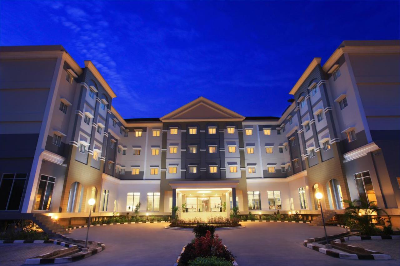 Brits Hotel Pangkalan Bun Pangkalanbuun Exterior foto