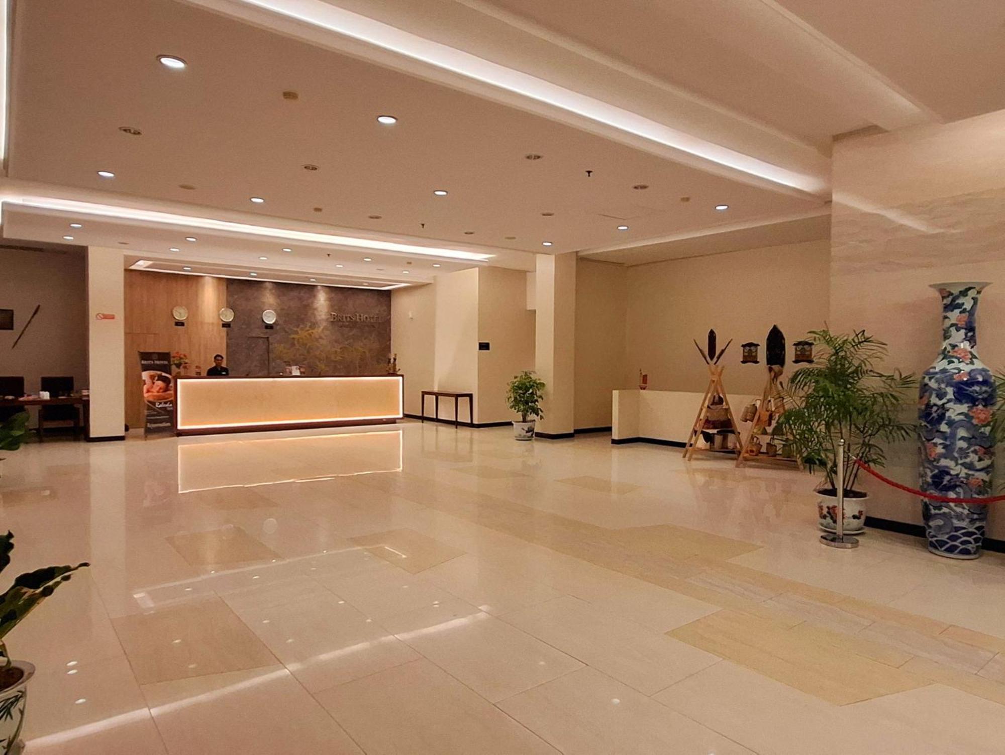 Brits Hotel Pangkalan Bun Pangkalanbuun Exterior foto