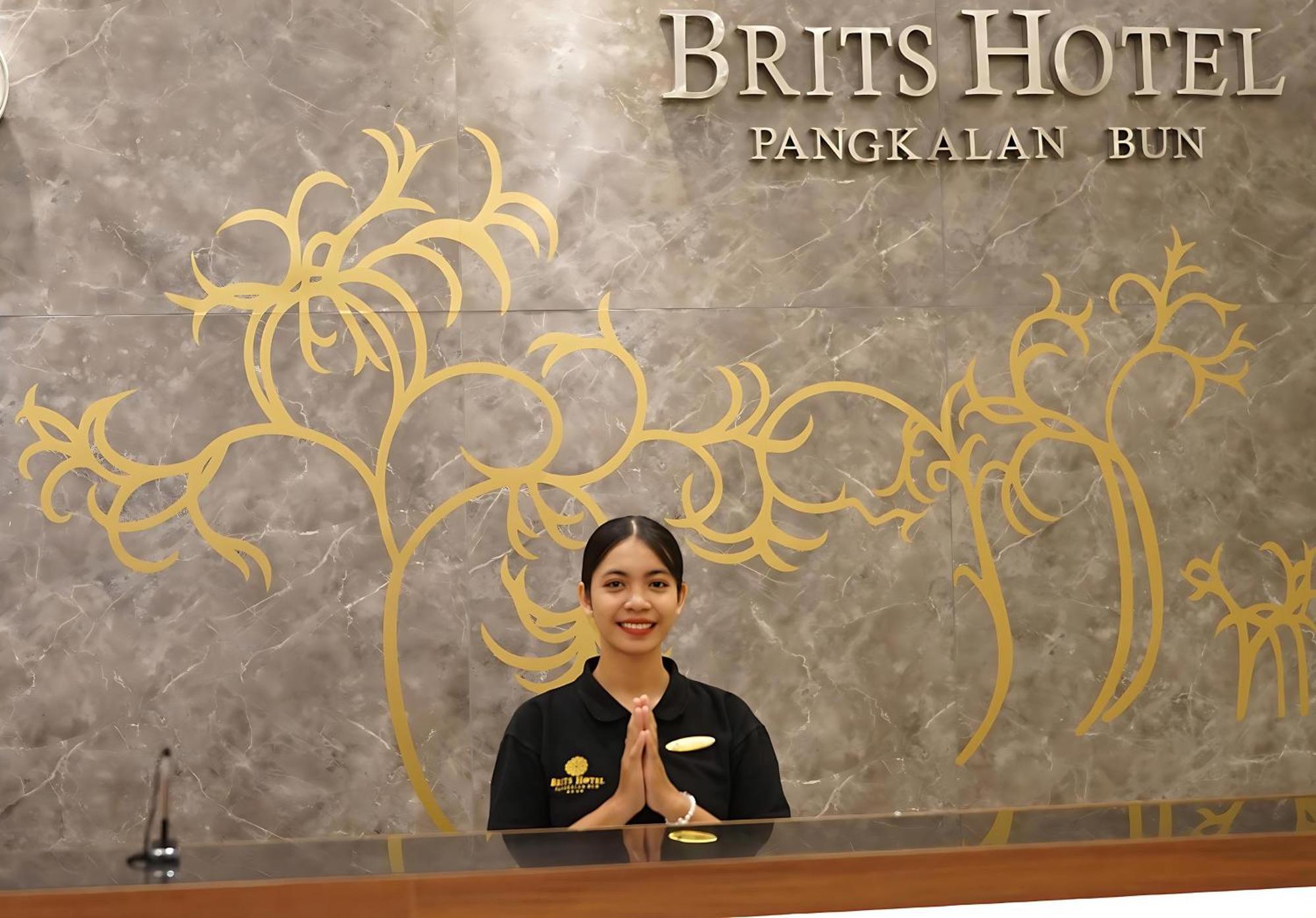 Brits Hotel Pangkalan Bun Pangkalanbuun Exterior foto